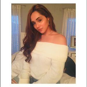 Off the shoulder long sleeve blouse